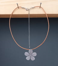 Load image into Gallery viewer, Necklace Choker Flower
