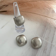 Load image into Gallery viewer, Earrings Square Button Silver
