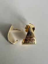 Load image into Gallery viewer, Earrings Triangle Mini
