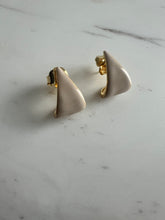 Load image into Gallery viewer, Earrings Triangle Mini
