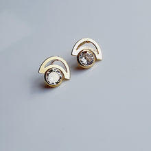 Load image into Gallery viewer, Earrings Zirconia and Gold
