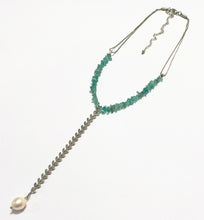 Load image into Gallery viewer, Necklace Blue Gem and Pearl

