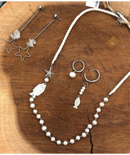 Load image into Gallery viewer, Necklace Pearl Fish Natural
