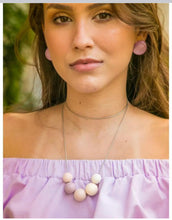 Load image into Gallery viewer, Necklace Esferas Long Light Pink White and Lavender
