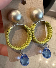 Load image into Gallery viewer, Earrings Macrame Green and Blue
