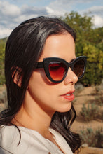 Load image into Gallery viewer, Sunglasses Renata Black
